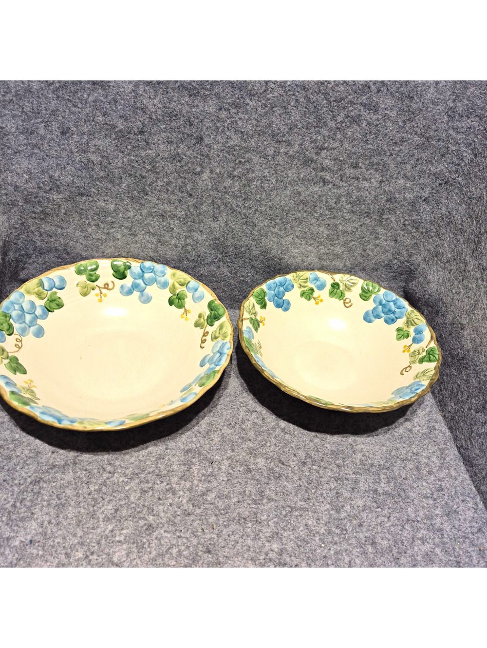 Metlox Poppytrail Grape Ceramic Round Bowl Set of 2 (10" & 9")